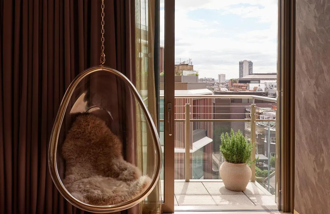 The Botree London, Curio Collection By Hilton-1