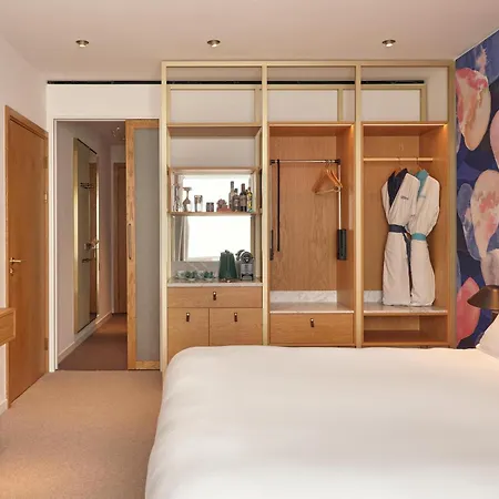 The Botree London, Curio Collection By Hilton-3